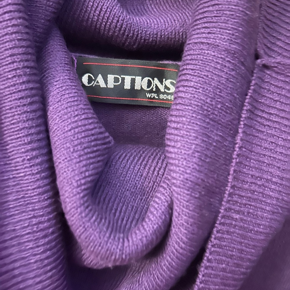 Vintage Women’s turtleneck sweater. Beautiful purple color. Rarely worn.